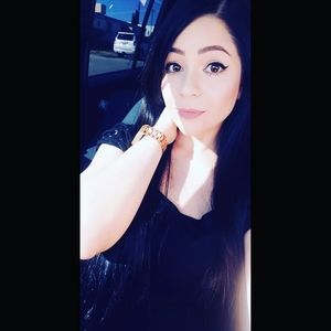 Meet your Posher, Polly